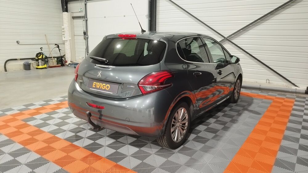 208 PHASE I 1.2 110CV ALLURE / DISTRIBUTION OK / CLIMATISATION A 2017 occasion 17430 Tonnay-Charente