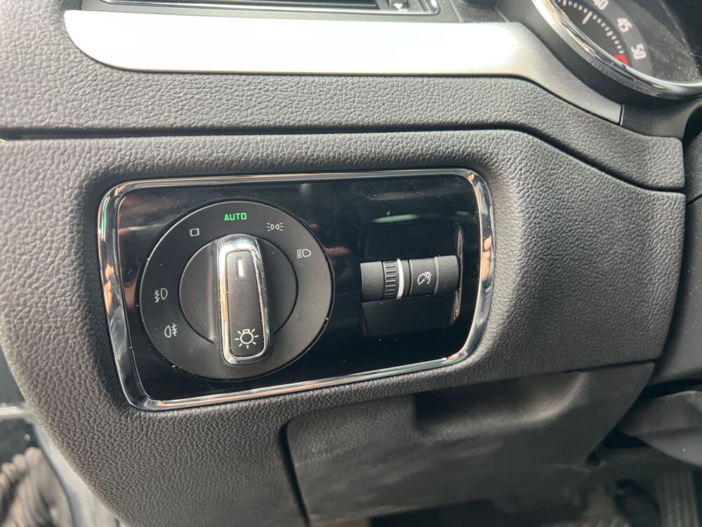 Superb COMBI 2.0 TDI 140 cv ELEGANCE DSG BVA - TOIT PANOMRAMIQUE OU 2014 occasion 68170 Rixheim