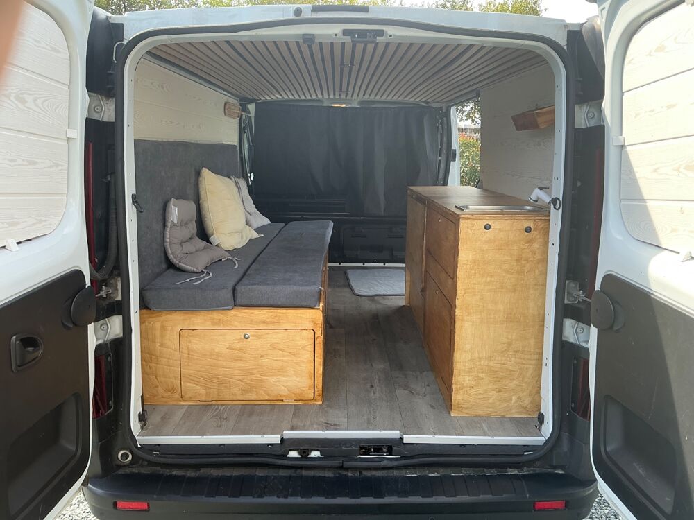 Trafic FOURGON 1.6 DCI 95 1T3 L2H1 CONFORT START-STOP / AMENAGEMENT 2020 occasion 17000 La Rochelle