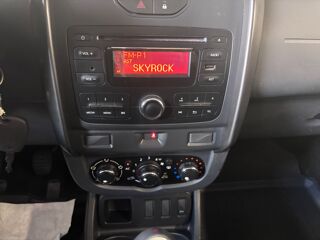 Duster 1.2 TCE 125 AIR 4X2 - ATTELAGE 2014 occasion 79000 Niort