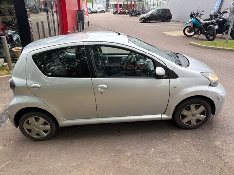 Aygo 1.0 VVTI 70CH - MOTEUR &Agrave; CHAINE - VERROUILLAGE CENTRALIS&Eacute; - 2010 occasion 76150 Saint-Jean-du-Cardonnay