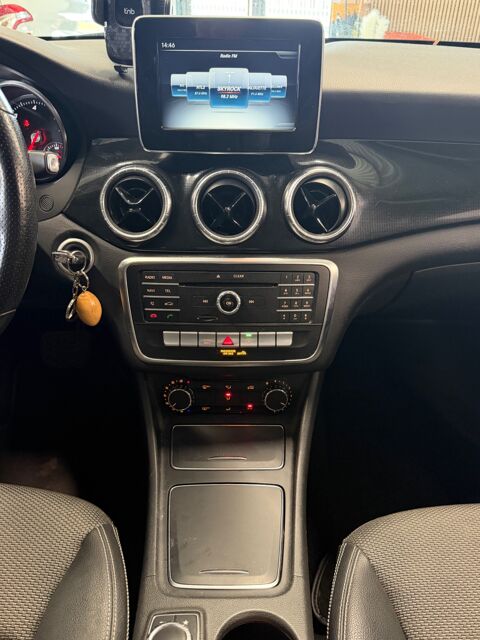 Classe CLA SHOOTING BRAKE 2.2 200 CDI 135 Ch BUSINESS 7G-DCT BVA 2016 occasion 79000 Niort