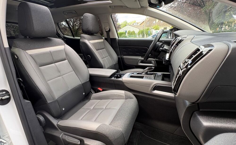 C5 aircross 1.6 HYBRID 225 ch SHINE PACK E-EAT8 + TOIT PANORAMIQUE + CAR 2020 occasion 77700 Serris