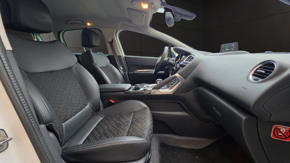 3008 2.0 HYBRID4 E-HDI 200H 165 ch FULL-HYBRID 4X4 ETG BVA S&S- G 2014 occasion 68000 Colmar