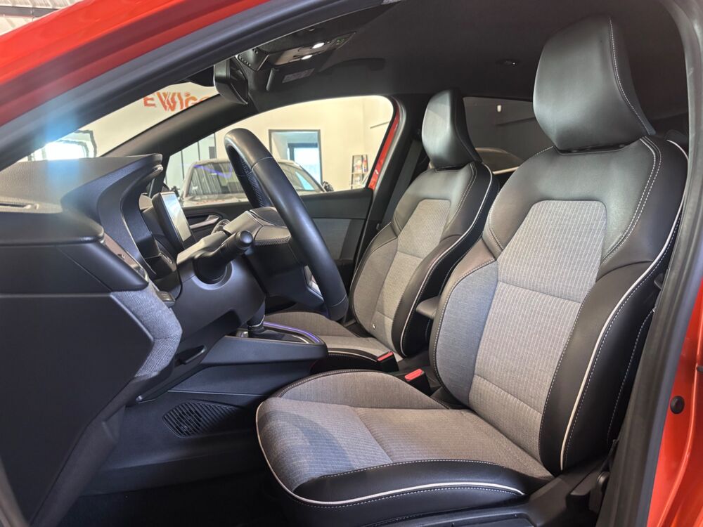Clio 1.6 E-TECH 145 Ch 90 HYBRID Techno - Entretien RENAULT 2024 occasion 79000 Niort
