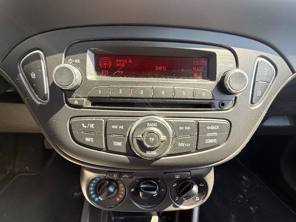 Corsa 1.2 70 CH - ACTIVE - CHA&Icirc;NE DE DISTRIBUTION 2019 occasion 26000 Valence