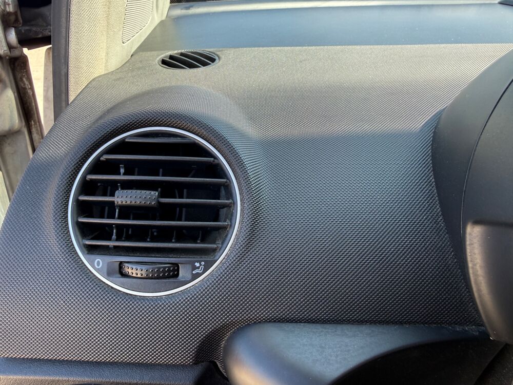 Beetle 1.9 TDI 105Ch - CLIMATISATION - RADIO - INTERIEUR CUIR 2011 occasion 27000 &Eacute;vreux