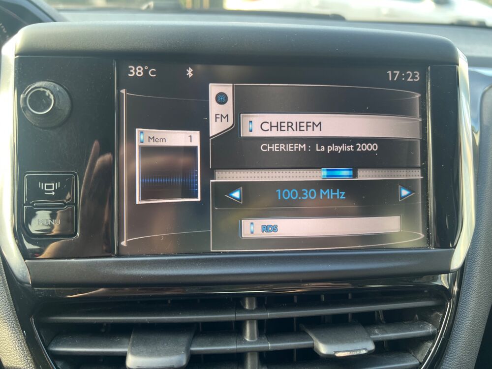 208 1.4 HDI 70 CH BUSINESS 5P / ECRAN NUMERIQUE / COUROIE OK 2012 occasion 40000 Mont-de-Marsan