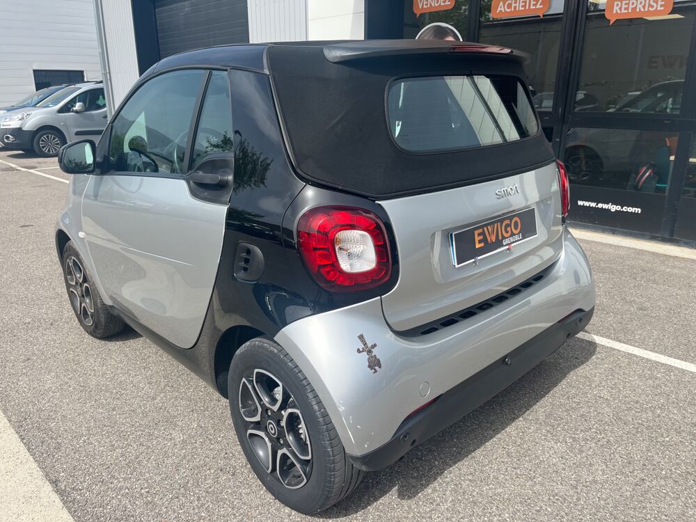 ForTwo 1.0 L 70ch PRIME CABRIOLET / RADAR DE RECUL / CHAINE 2017 occasion 38420 Le Versoud