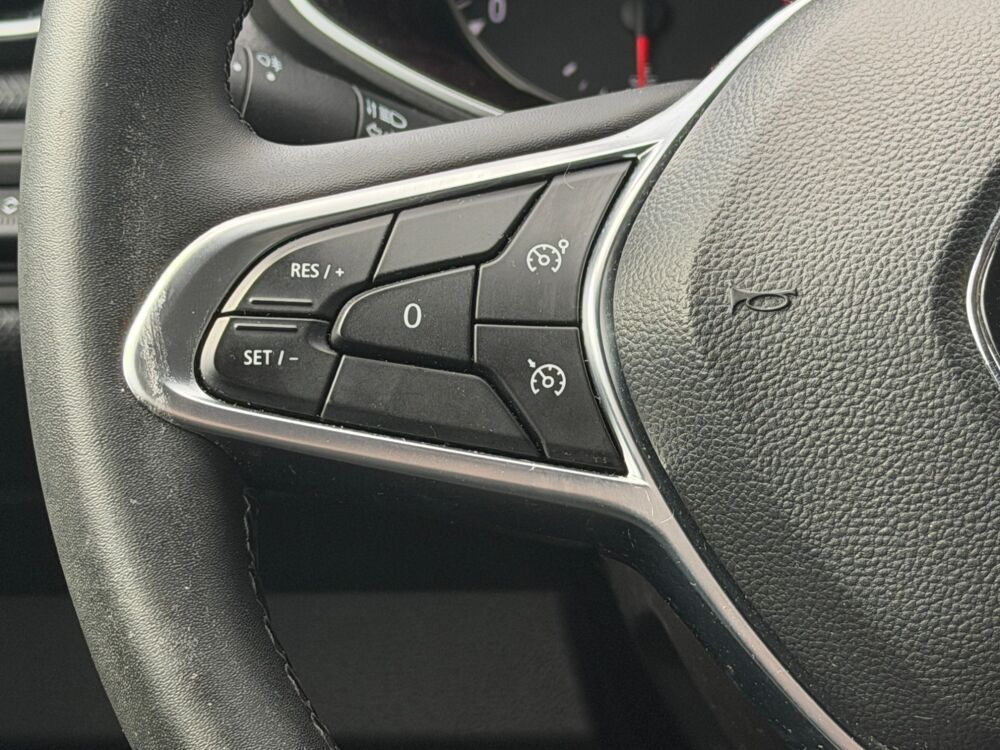 Clio V 1.0 SCE 75ch BUSINESS / CARPLAY 2020 occasion 17100 Saintes
