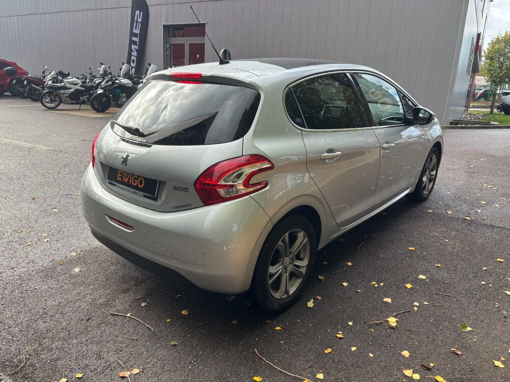 208 GENERATION-I 1.2 VTI 80 ALLURE-TOIT PANORAMIQUE-BLUETOOTH-GP 2014 occasion 76150 Saint-Jean-du-Cardonnay