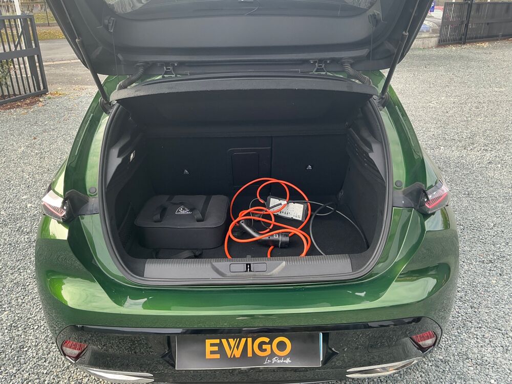 308 GENERATION-III 1.6 225H 180 CH HYBRID PHEV 12.4KWH GT PACK E 2022 occasion 17000 La Rochelle
