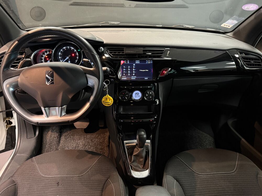 DS3 1.2 PURETECH 110ch Connected Chic / DISTRIBUTION NEUVE 2018 occasion 25300 Pontarlier