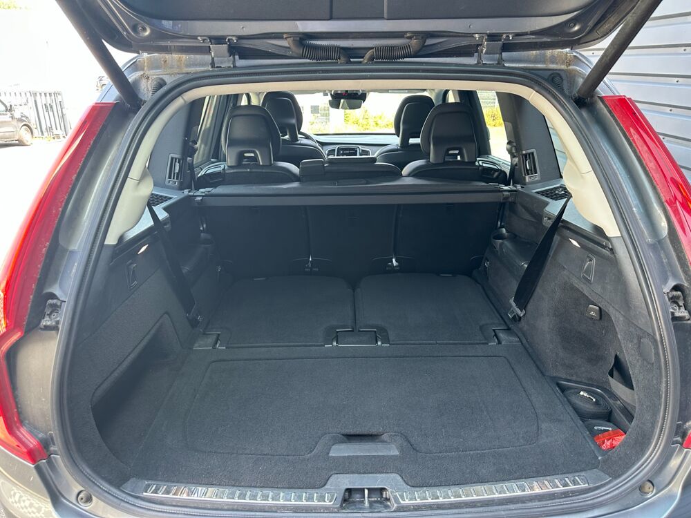 XC90 T8 390CH / INSCRIPTION LUXE / 7 PLACES - SUIVI VOLVO - TOIT 2020 occasion 44220 Cou&euml;ron