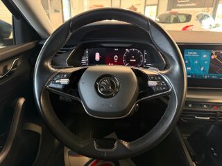 Octavia COMBI 2.0 TDI 150 BUSINESS 4X2 DSG BVA - ENTRETIENS CONSTRUC 2021 occasion 79000 Niort
