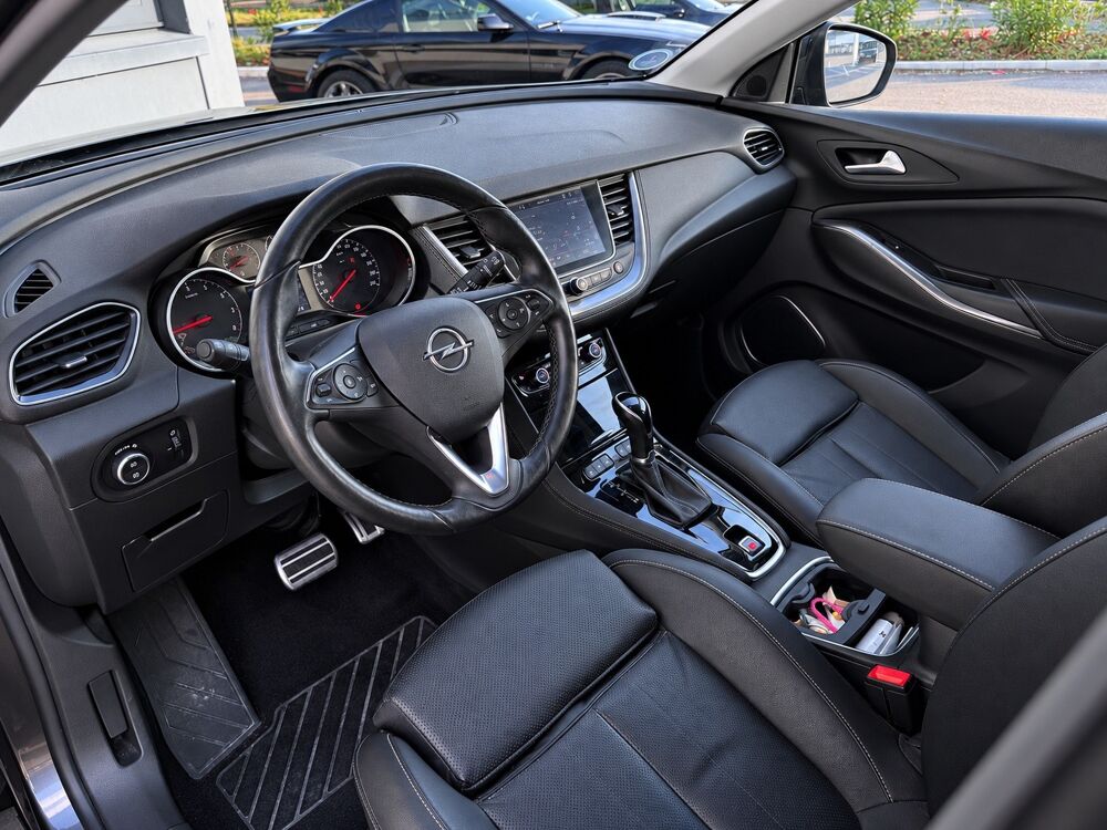 Grandland x 1.2 130Ch - ULTIMATE BVA8 - CARPLAY - SI&Egrave;GES CHAUFFANTS - EN 2019 occasion 26000 Valence