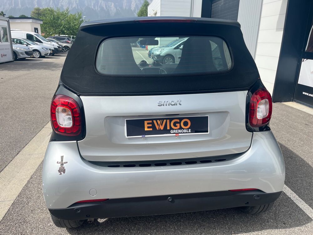 ForTwo 1.0 L 70ch PRIME CABRIOLET / RADAR DE RECUL / CHAINE 2017 occasion 38420 Le Versoud