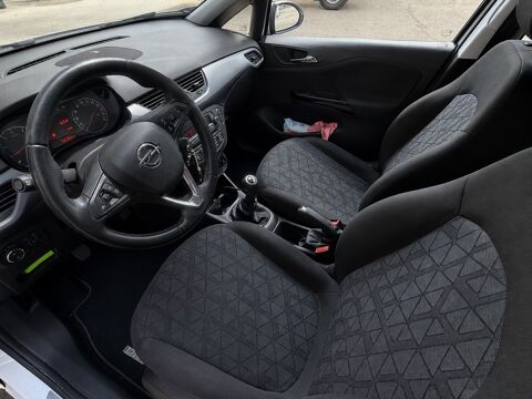 Corsa 1.2 70 CH - ACTIVE - CHA&Icirc;NE DE DISTRIBUTION 2019 occasion 26000 Valence