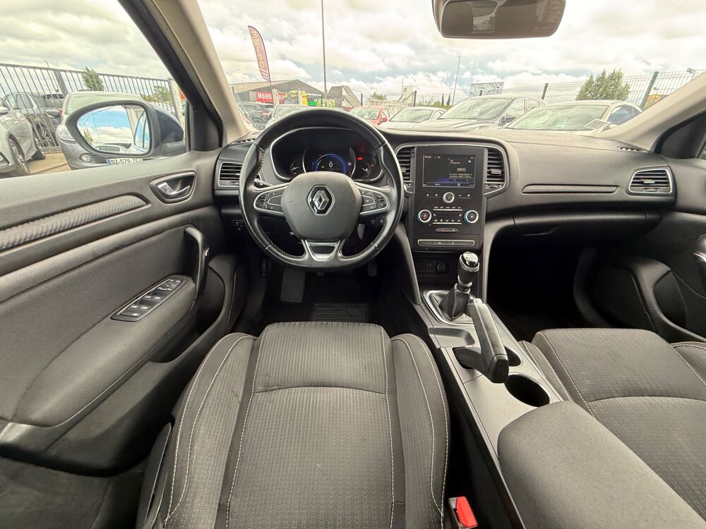 M&eacute;gane V Hatchback 1.5 dCi 16V 110CH - GPS - RADAR DE RECUL - R&Eacute;GUL 2018 occasion 27000 &Eacute;vreux