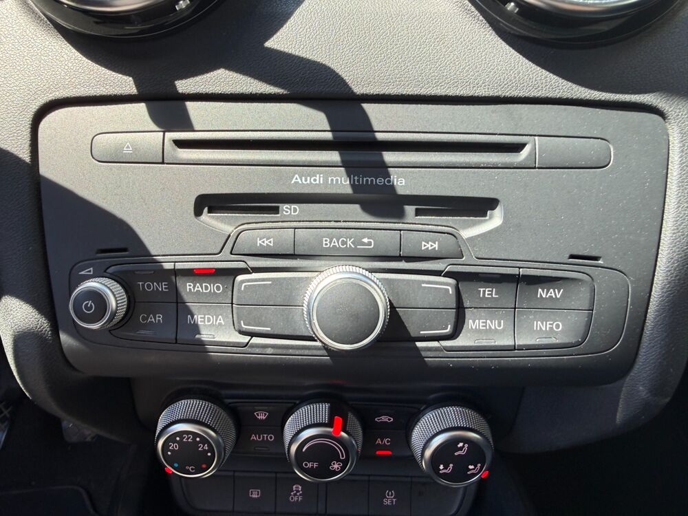 A1 1.6 TDI 90ch AMBIENTE 2013 occasion 17100 Saintes