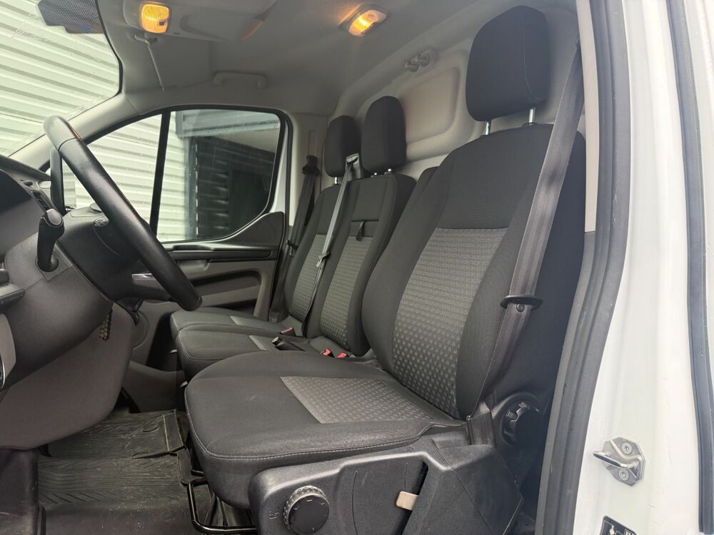 Transit Custom FOURGON 270 2.0 TDCI 130 ch L1H1 LIMITED / CARPLAY / CAMERA 2019 occasion 17100 Saintes