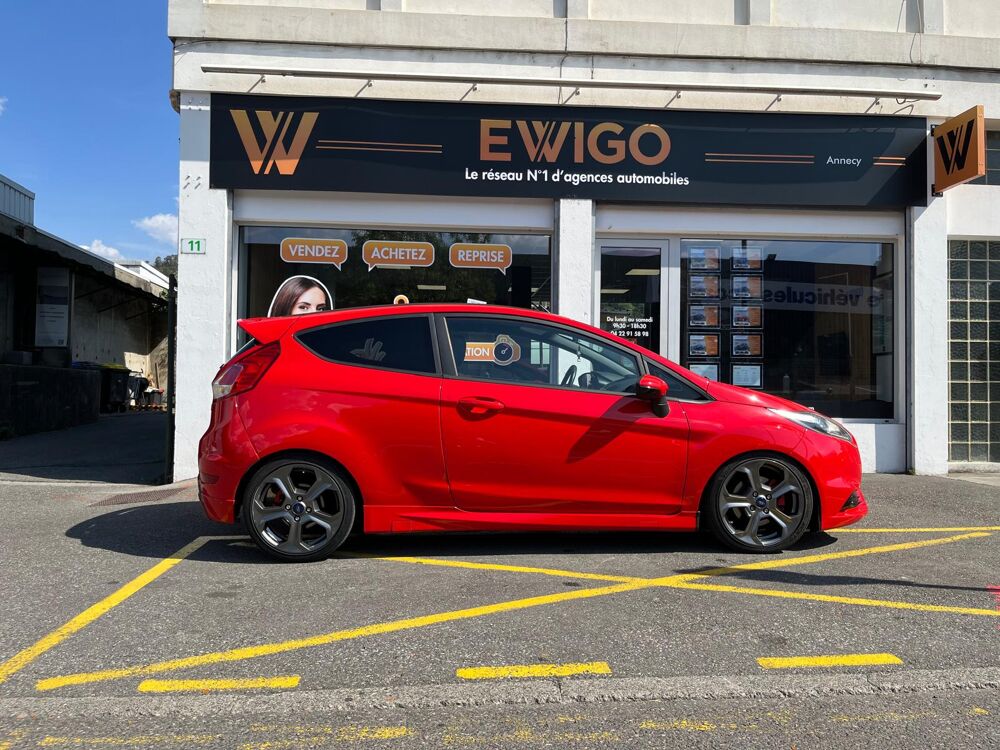 Fiesta 1.6 ECOBOOST 182Ch ST / KEYFREE / SONY / ROUGE RACING / SI&Egrave;G 2014 occasion 74600 Seynod