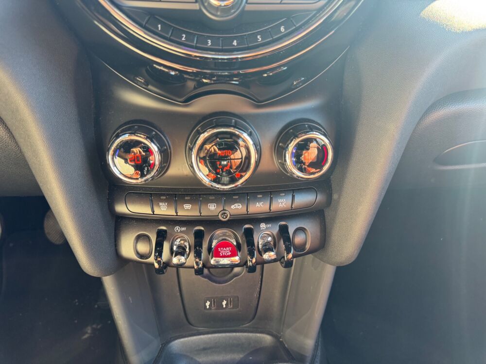 Cooper 1.5 D 95CH ONE BUSINESS - SELLERIE SPORT CUIR CHESTER - CHAR 2019 occasion 13700 Marignane