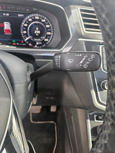 Tiguan 2.0 TDI 150 BLACK R-LINE 4MOTION DSG BVA 2017 occasion 38590 Saint-&Eacute;tienne-de-Saint-Geoirs