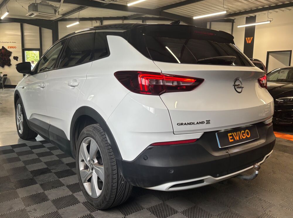 Grandland x 1.6 TD 120 Ch BLUE-INJECTION ELITE NAVI 4X2 BVA START-STOP 2018 occasion 79000 Niort