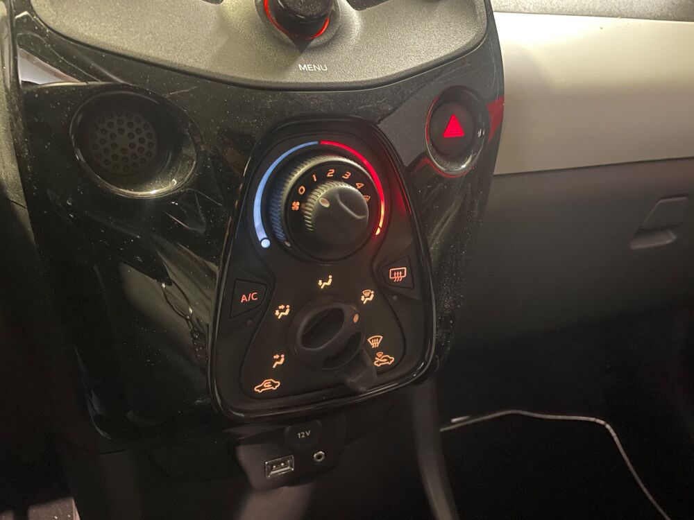 108 1.0 VTI 70ch STYLE START-STOP/ REGULATEUR DE VITESSE/ CLIM 2017 occasion 78125 Gazeran