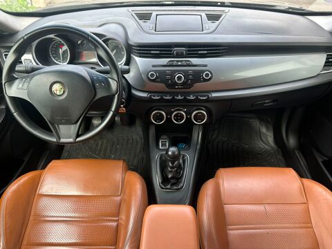 Giulietta 2.0 JTDM 170 CH EXCLUSIVE S&S / DISTRIBUTION + EMBRAYAGE NEU 2012 occasion 40000 Mont-de-Marsan