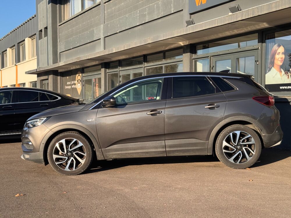 Grandland x 1.2 130Ch - ULTIMATE BVA8 - CARPLAY - SI&Egrave;GES CHAUFFANTS - EN 2019 occasion 26000 Valence