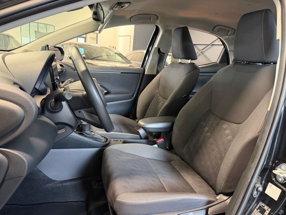 Yaris 1.5 VVTI 114 Ch 90 HYBRID FULL-HYBRID 0.8KWH DESIGN - CVT -G 2025 occasion 79000 Niort