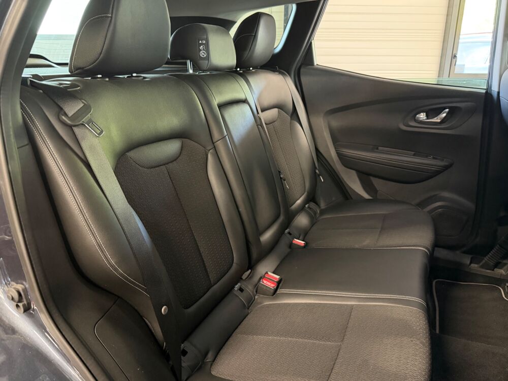 Kadjar 1.5 DCI 110 Ch INTENS - 1ERE MAIN - ATTELAGE - KIT DISTRI 2 2018 occasion 79000 Niort