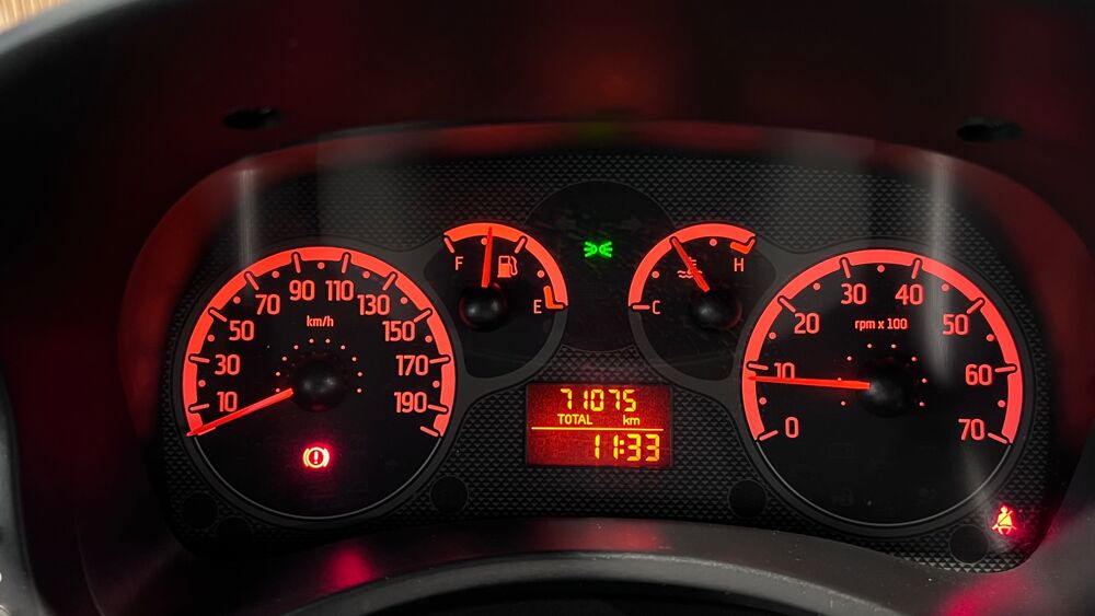 Panda DYNAMIC 1.2 70 TEINTE ROUGE - CLIMATISATION - DISTRIBUTION 0 2011 occasion 33610 Cestas