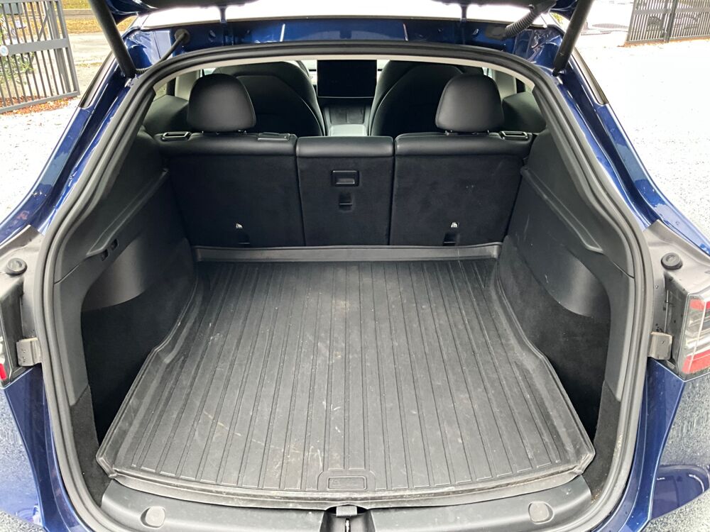 Model Y LONG RANGE DUAL MOTORS 441 CV / 4 roues motrices 2022 occasion 17000 La Rochelle