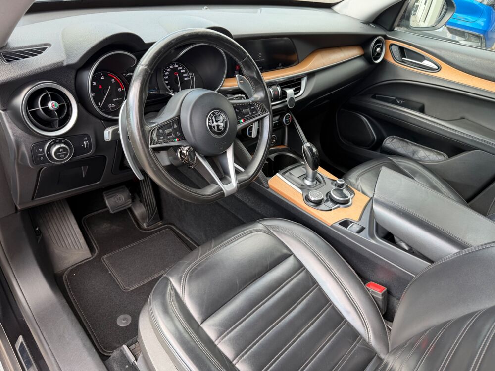 Stelvio 2.2 D 210 CH LUSSO Q4 BVA COURROIE DE DISTRIBUTION OK / CAM&Eacute; 2017 occasion 40000 Mont-de-Marsan
