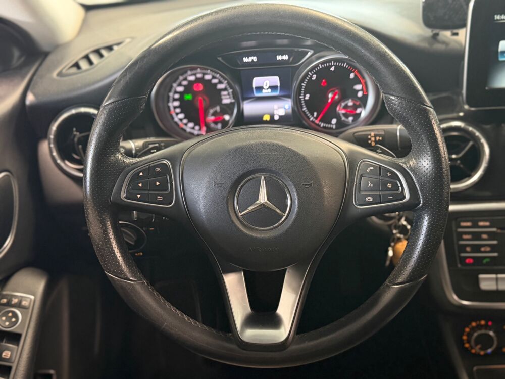 Classe CLA SHOOTING BRAKE 2.2 200 CDI 135 Ch BUSINESS 7G-DCT BVA 2016 occasion 79000 Niort