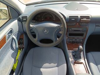 Classe C 1.8 180 KOMPRESSOR 140ch ELEGANCE / Entretiens 2003 a 2026/ 2002 occasion 69420 Ampuis