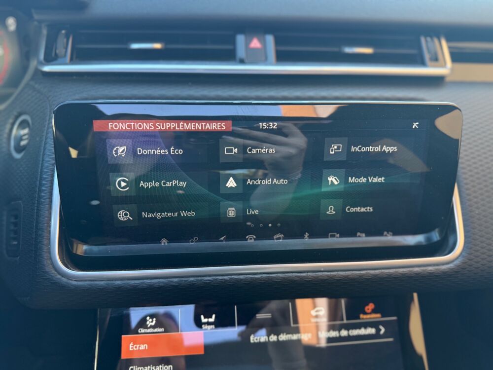 Range rover velar 3.0 D300 4WD BVA 1E MAIN SUIVI LAND ROVER CARPLAY 2017 occasion 25000 Besan&ccedil;on