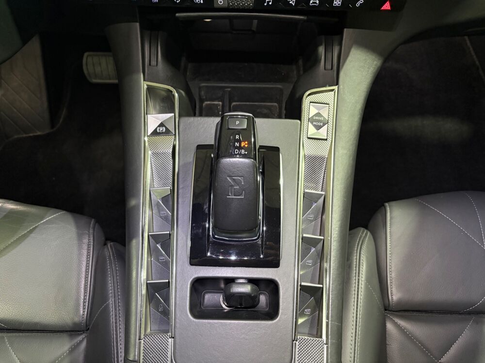 DS3 1.6 300 CH PHEV HYBRID RIVOLI 4X4 / CAMERA / CARPLAY / ATTEL 2020 occasion 29000 Quimper