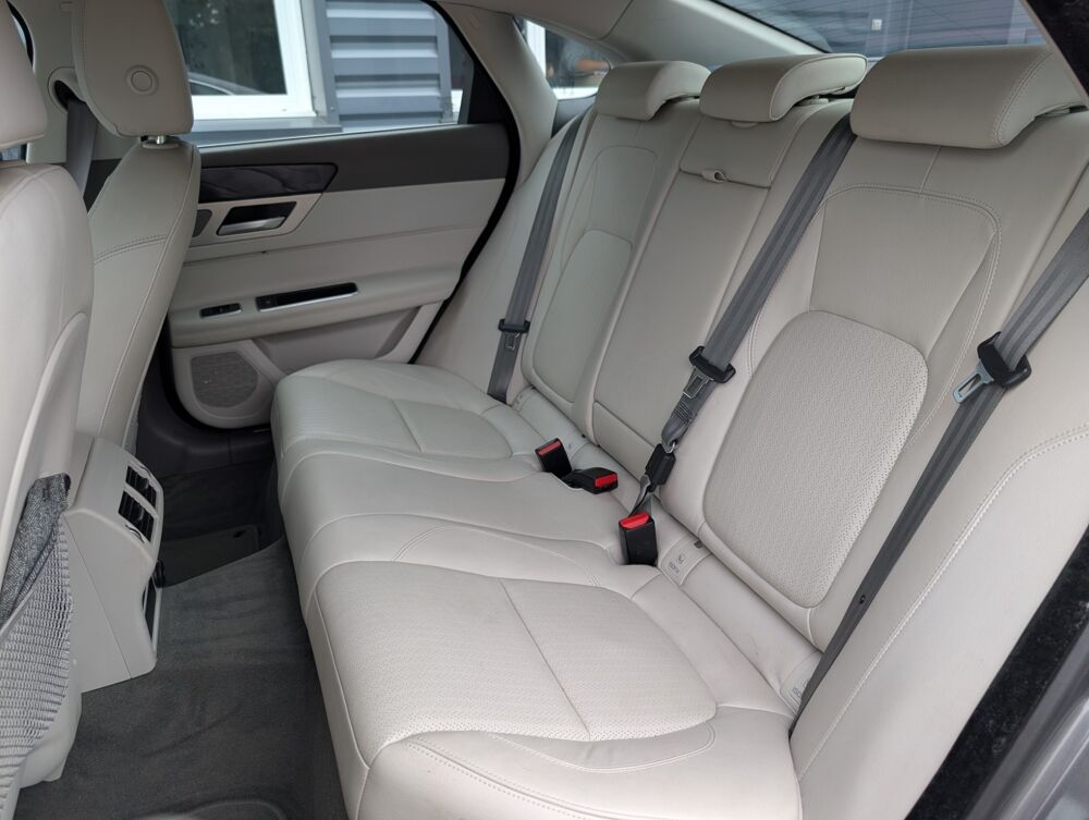 XF 2.0 D 180 ch BUSINESS PRESTIGE BVA 2016 occasion 65290 Juillan