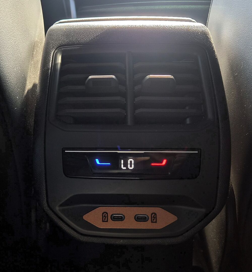 Leon 1.4 E-HYBRID 204H 150 CH HYBRID PHEV 12.8KWH V DSG BVA + CAM 2023 occasion 97410 Saint-Pierre