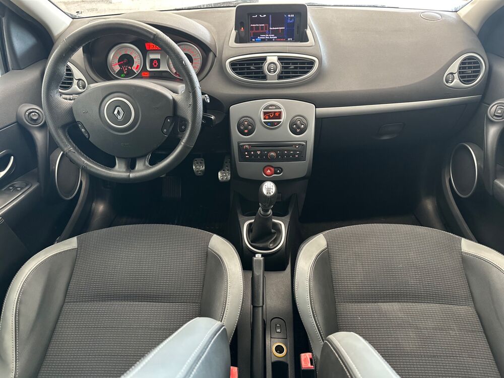 Clio 1.6 128 GT REVISION ET COURROIE OK 2010 occasion 26000 Valence