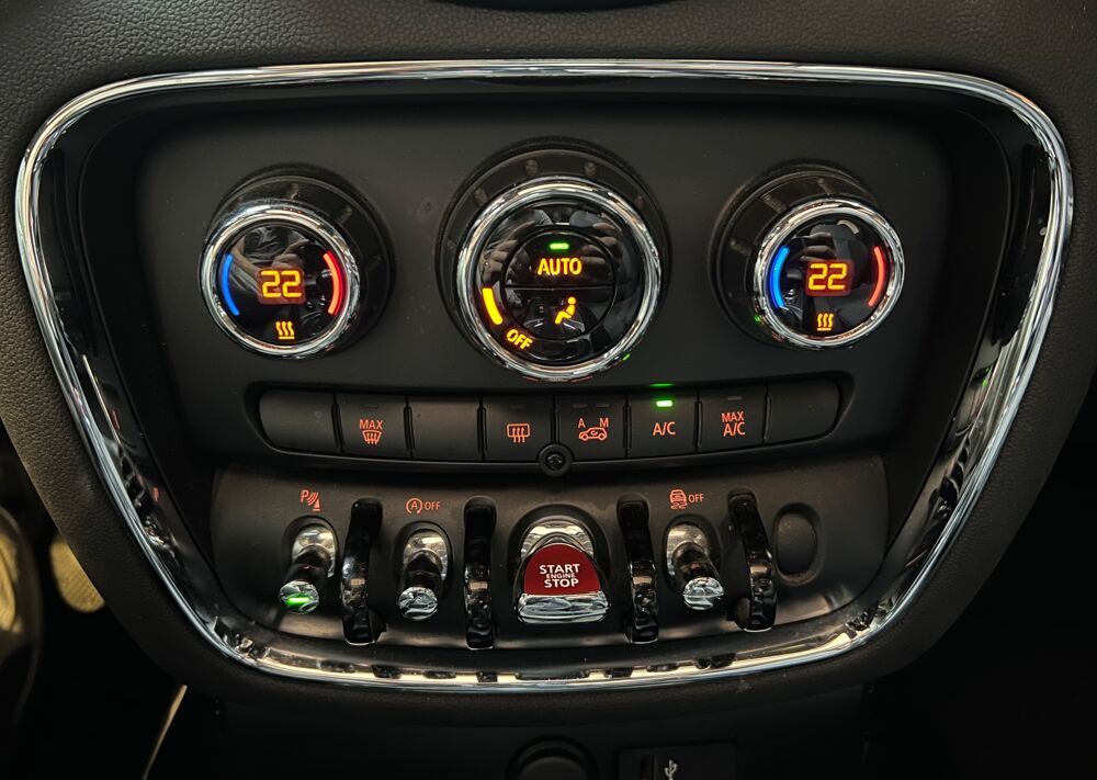 Clubman 1.5 D 115Ch ONE - TOIT OUVRANT - CARPLAY - CAM&Eacute;RA DE RECUL - 2018 occasion 33320 Eysines