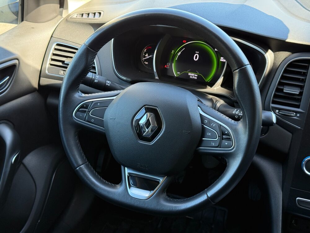 M&eacute;gane IV (4) 1.5 BLUEDCI 115 ch BUSINESS 2020 occasion 65290 Juillan