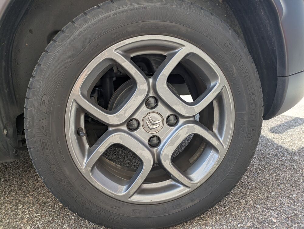 C4 cactus 1.2 80ch SHINE / Camera / Nouvelle Courroie . 2017 occasion 69420 Ampuis