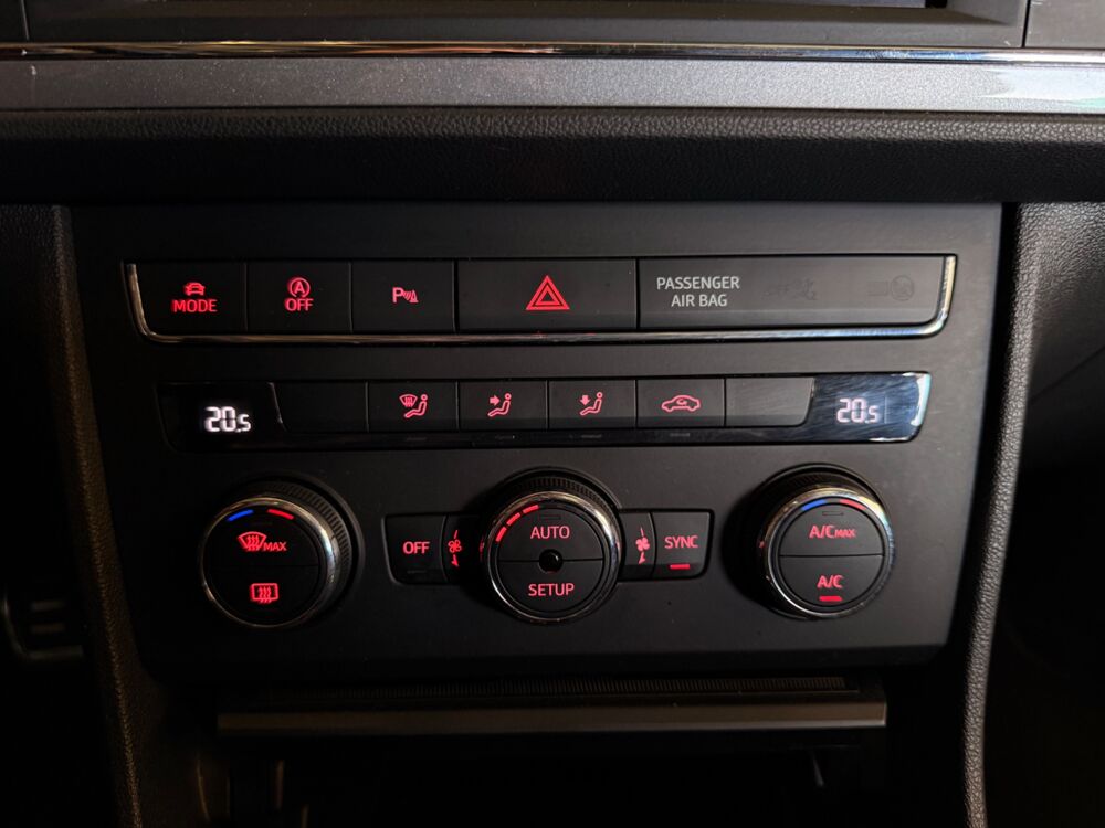 Leon FR 1.8 TSI 180ch DSG - Toit Ouvrant - Carplay 2013 occasion 44220 Cou&euml;ron