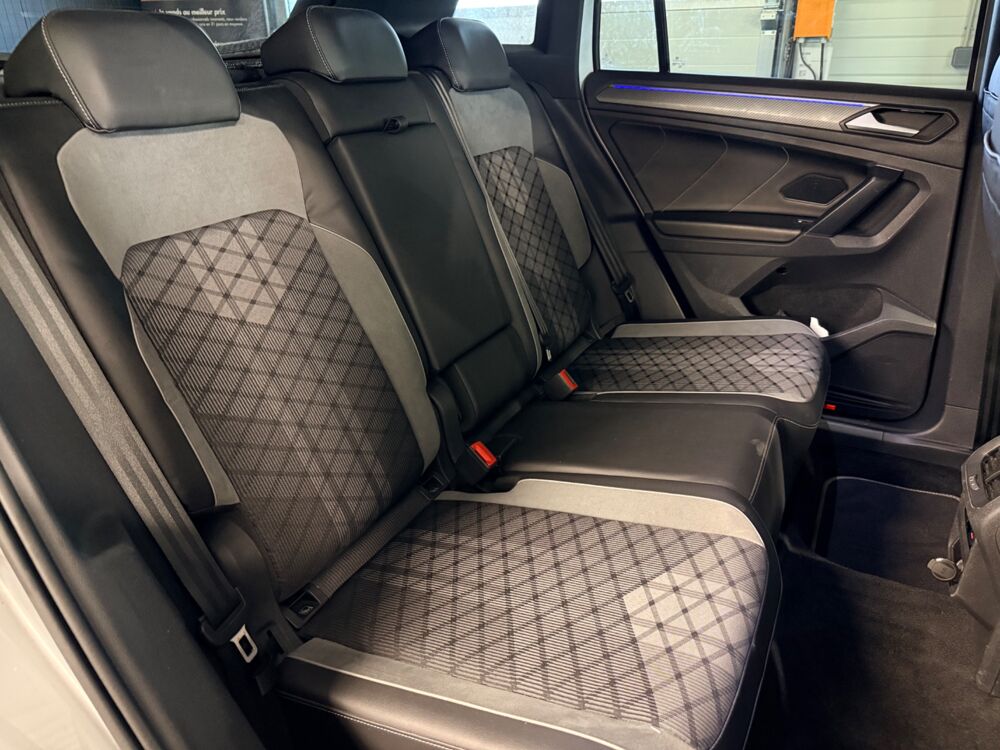 Tiguan 2.0 TDI 150 Ch BLACK R-LINE DSG BVA - CARPLAY - ENTRETIENS V 2021 occasion 79000 Niort