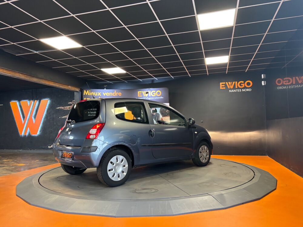 Twingo 1.2 75 AUTHENTIQUE/DISTRIBUTION NEUVE & ENTRETIEN OK/ FAIBLE 2009 occasion 44300 Nantes